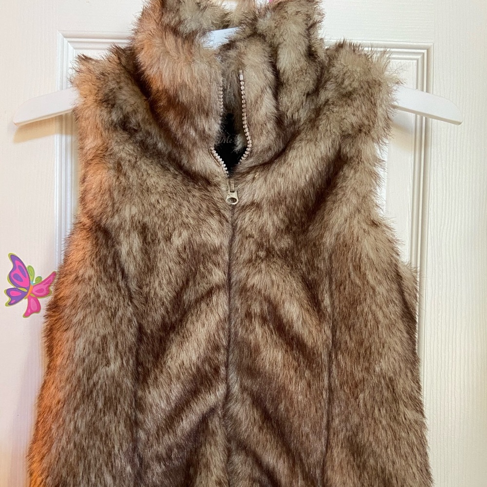 Girls faux fur vest